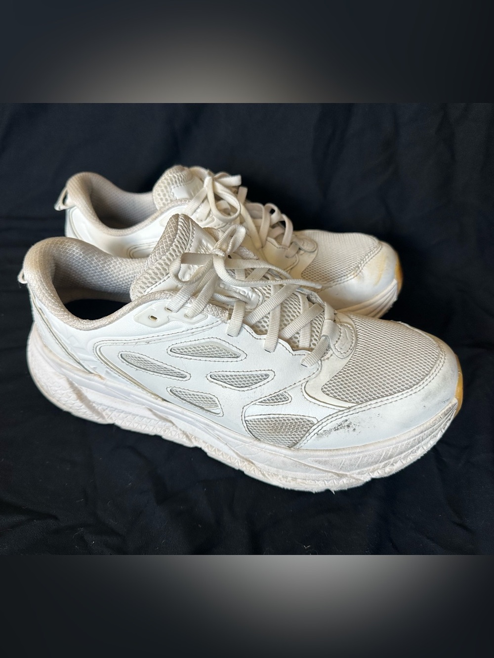 Hoka One One U Clifton L men’s 9.5  White Athletic Sneakers